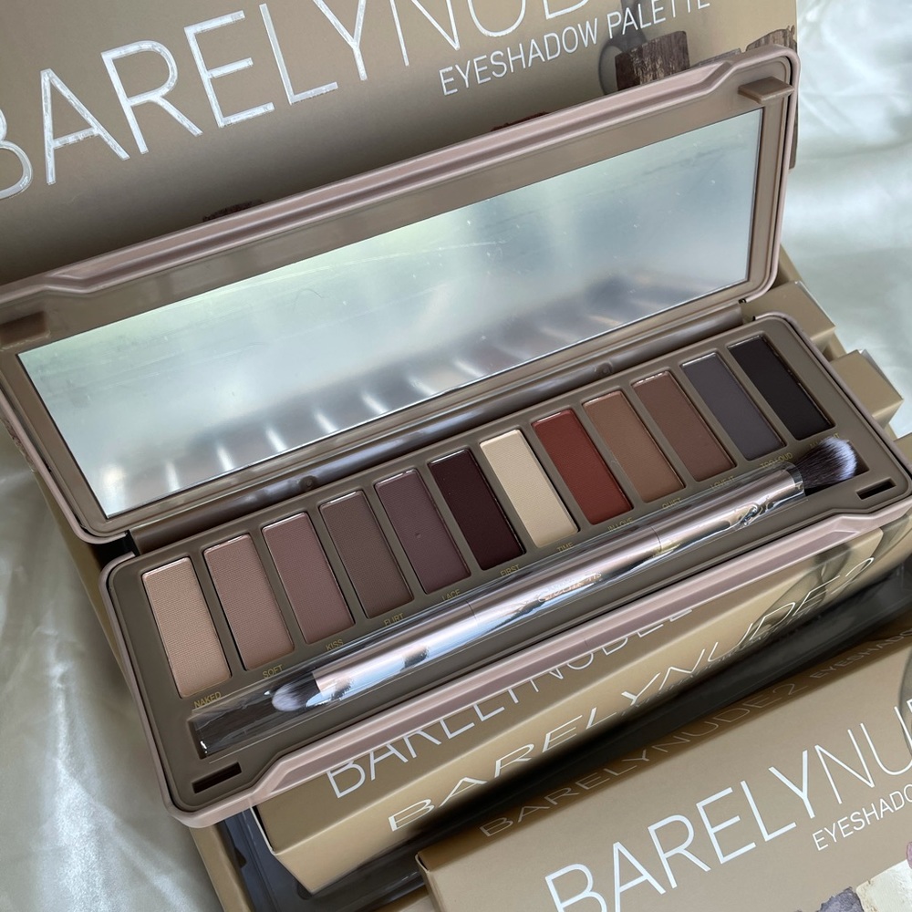 Nude eyeshadow
